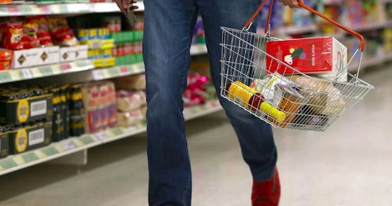 Supermarketlərdə xaos: Rüşvət, artıq pul alınır...