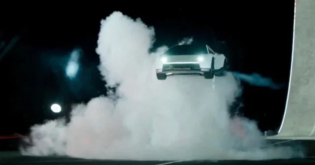 “Tesla”nın səhmləri ucuzlaşır: “Uçan avtomobil” də investorları xilas etmədi