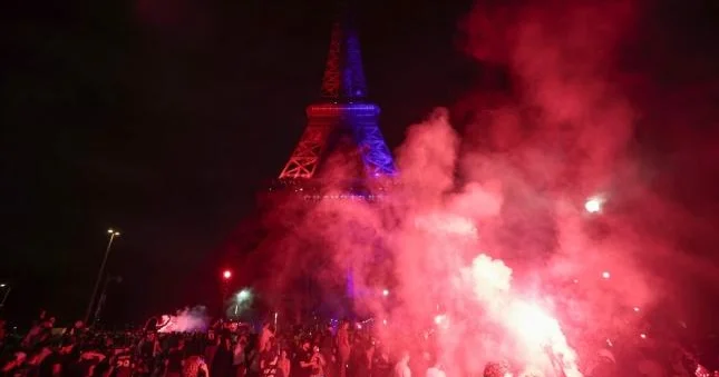 PSJ azarkeşləri “Barselona” futbolçularını yatmağa qoymadılar Video