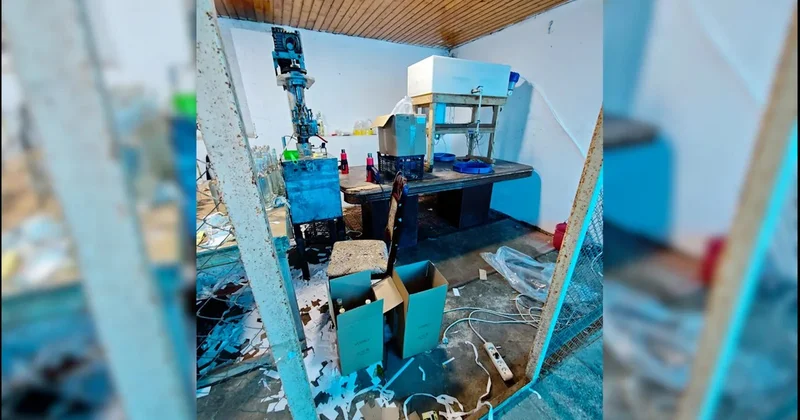 Evi obyektə çevirib saxta alkoqollu içkilər hazırladılar FOTO