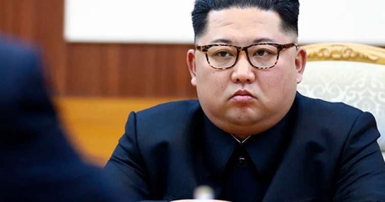“The Sun”: Kim Çen In beyin qanaması keçirdikdən sonra komaya düşüb