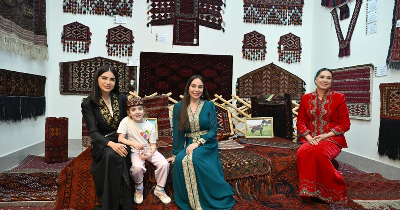 Leyla Əliyeva Aşqabadda Milli Türkmən Xalçası Muzeyində olub
