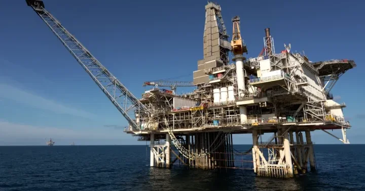 Azərbaycanın nəhəng neft platformasından 20 ildə 645 milyon bareldən çox neft çıxarılıb
