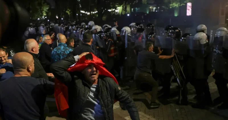 Gərginlik pik həddə çatdı: Daha bir ölkədə iğtişaşlar şiddətlənir