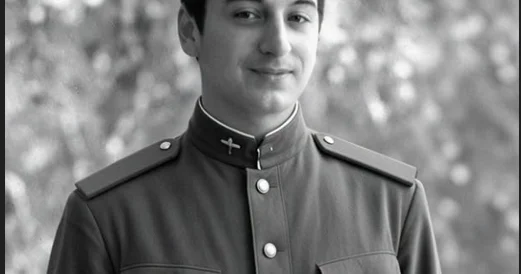 Gənc İlham Əliyev hərbi təlimdə Heydər Əliyev andiçmə mərasiminə necə gəlib?
