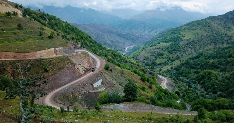 Emal sənayesi, turizm və xidmət sektorunun inkişafına üstünlük verilməlidir. Ekspert