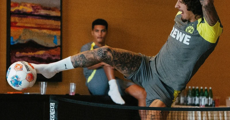 “Borussiya” futbolçuları Bakıda futbol tennis oynadılar FOTO/VİDEO