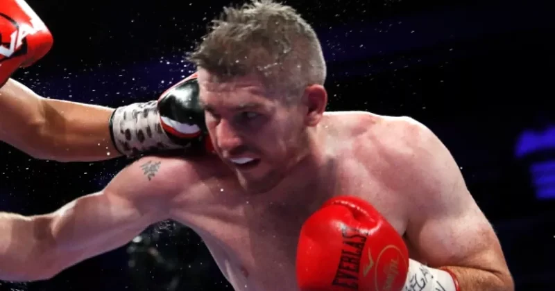 Бывшего чемпиона WBO судят за удар в голову лежачему