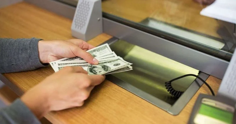 Dollar almaq istəyənlərin nəzərinə
