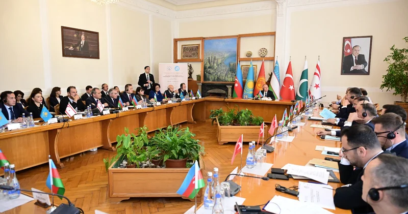 Konstitusiya Məhkəməsində dəyirmi masa keçirilib FOTO