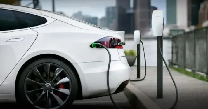 Avropada elektrikli avtomobil satışları 70% dən çox artıb