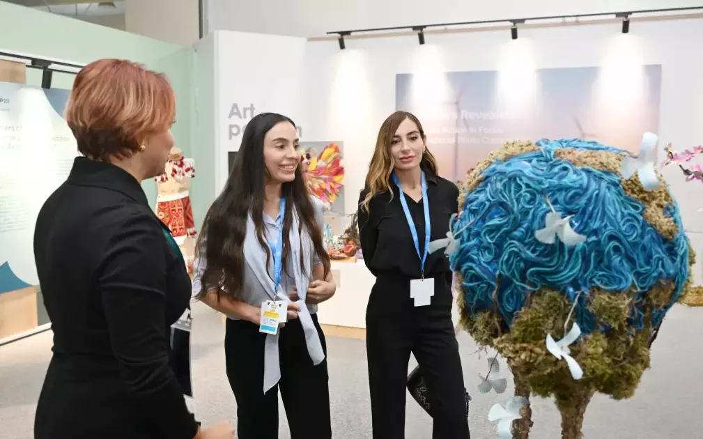 Leyla və Arzu Əliyevalar COP29da təqdim edilən inklüziv sərgi ilə tanış olublar FOTO