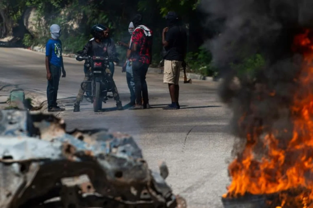 Haitidə polis və dəstə arasında qarşıdurma yaşanıb