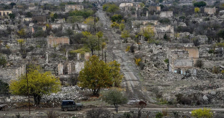 Bir damcı yaşın içindəki Ağdam