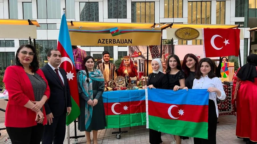 525ci qəzet Küveytdə “Azərbaycan guşəsi” sərgilənib