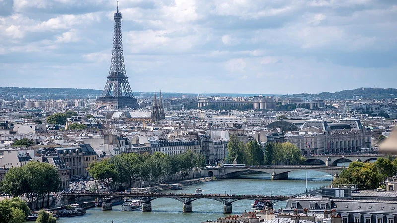 Paris günahı özündə axtarsın Deputat