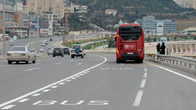 Bakıda taksi problemi: Avtobus zolağına girişə icazə verilməlidir