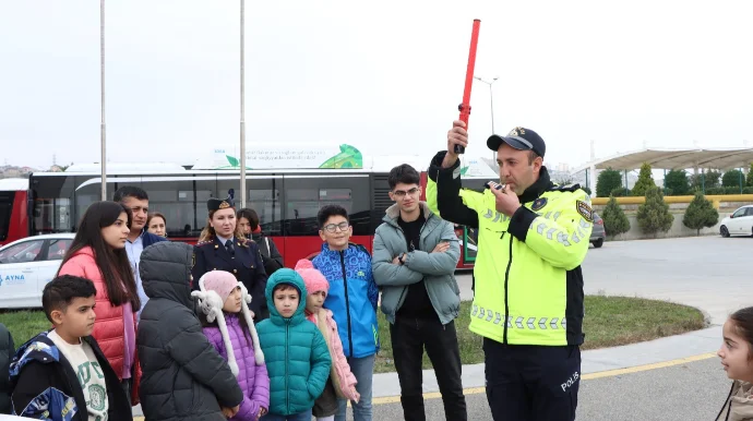 Təhlükəsiz yol hərəkəti uşaqların gözü ilə AYNA və DYP uşaqlarla görüşdü FOTOLAR