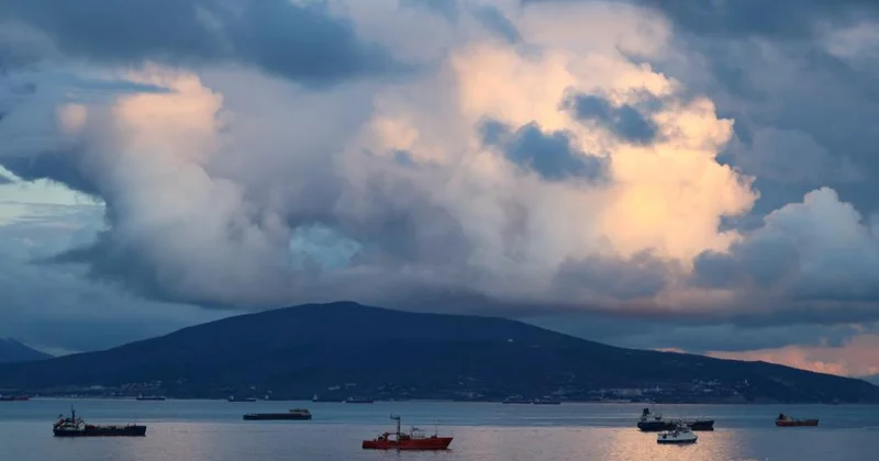 Aİ Rusiya neftini daşıyan tankerlərə qarşı yeni sanksiyaları müzakirə edəcək