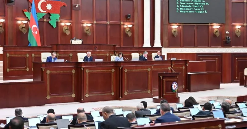 Parlamentdə gələn ilin büdcə zərfinin müzakirəsi davam edir