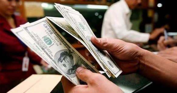 Yeni il qabağı dollar neçəyə satılacaq? Təsiredici amillər AÇIQLANDI