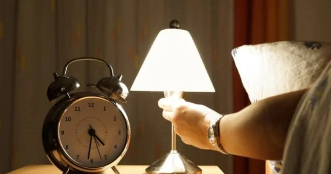 İşıqda yatmayın: İnfarkt və insult ola bilərsiniz HƏKİM