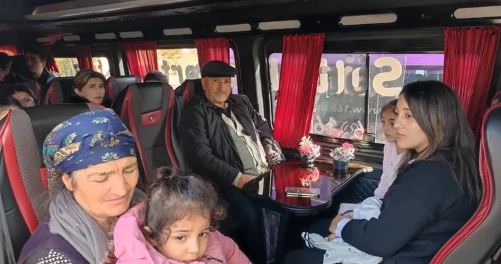 В агдеринские села Венгли и Гасанриз отправлены очередные группы переселенцев