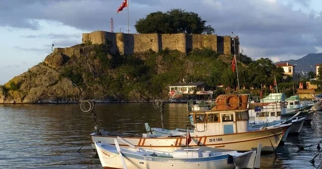 Dağların ətəyində tarixi zəngin Giresun Qara Dənizin yaşıl cənnəti