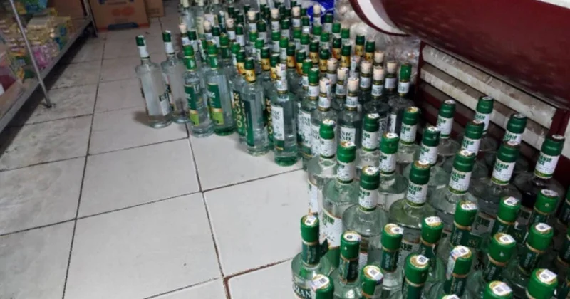 Saxta araqlar satan mağaza aşkarlandı FOTO