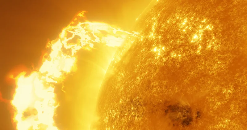 Günəşdən nəhəng “kral şöhrəti” qopdu