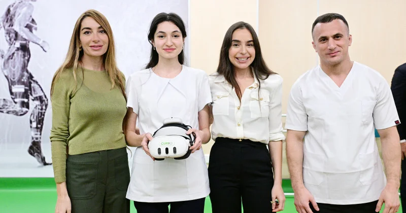 Лейла, Арзу и Алена Алиевы ознакомились с технологической революцией в Ени клиника Minval Politika