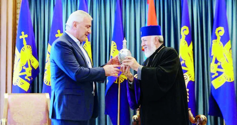 Oliqarxın “siyasi manifest”i