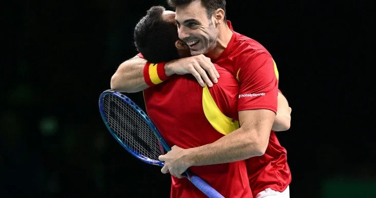 İspaniya millisi Devis Kubokunun yarımfinalına çıxıb