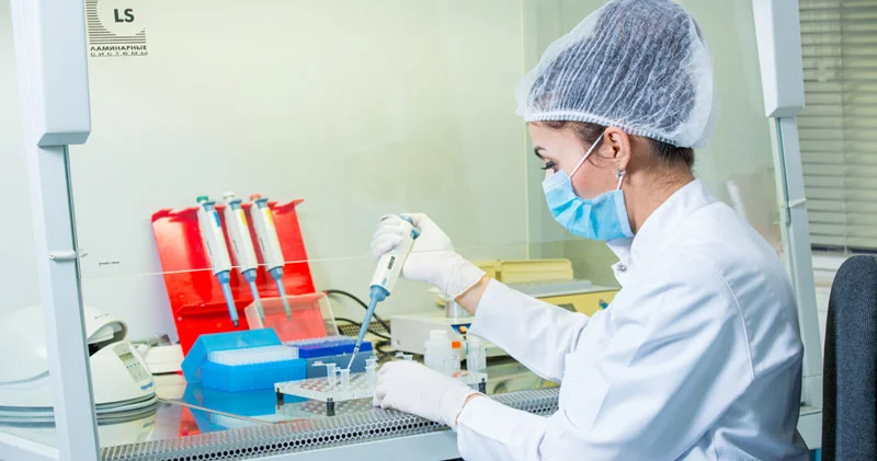 Həkimlər həyəcan təbili çalır: Meymunçiçəyinin mutasiyaya uğramış ştamı Avropada yayılır