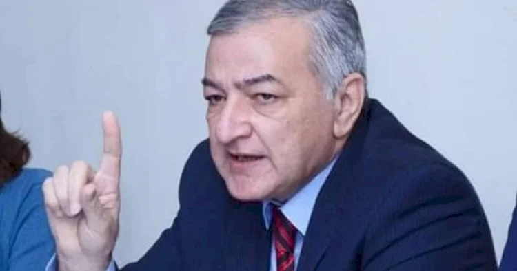 Təslim olmaqdırsa, Amerikaya nə ehtiyac var? Amerikasız da, ağ bayraq qaldırmaq olardı...