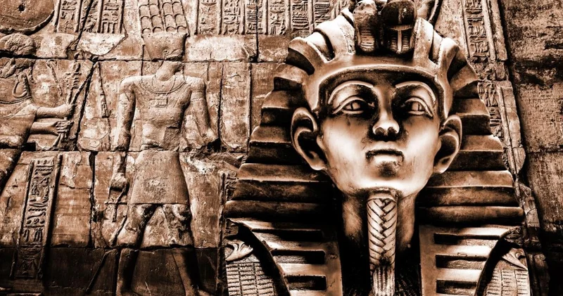 Alimlər 100 ildən sonra Tutanxamonun məzarının qazıntı sirrini açdı