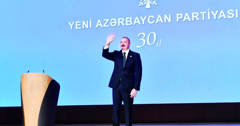 Neft lampası işığında yaranmış partiya
