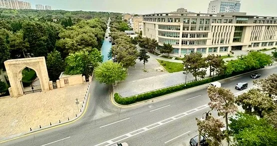 Bu prospektdə hərəkət birtərəfli təşkil edildi