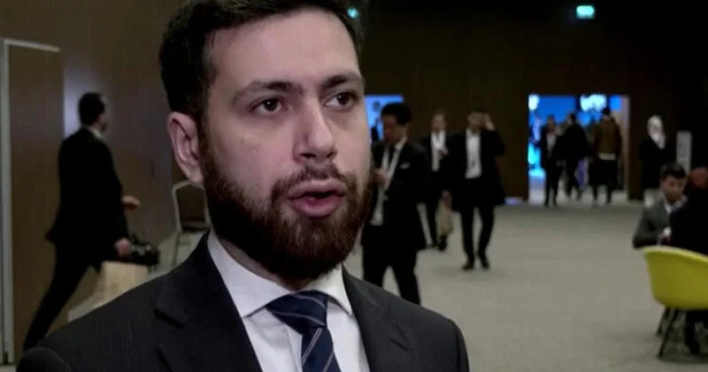 Ваан Костанян в роли Капитана Очевидности для Грузии