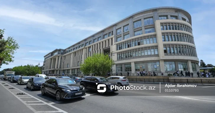 На оживленном участке дороги в Баку введено одностороннее движение ПОДРОБНОСТИ