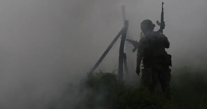 Ukrayna ordusunda xidmət edən amerikalı 4 rus əsgərini əsir götürdü... VİDEO