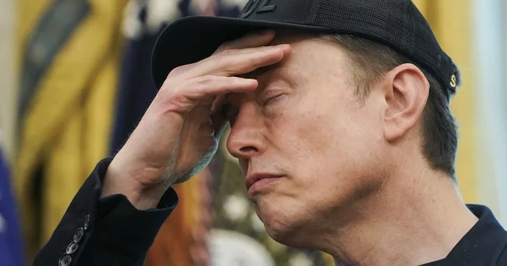 Чтец по губам раскрыл странный вопрос Маска одному из гостей на ужине в Белом доме