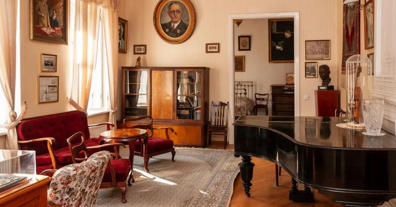 Üzeyir Hacıbəylinin ev muzeyi 50