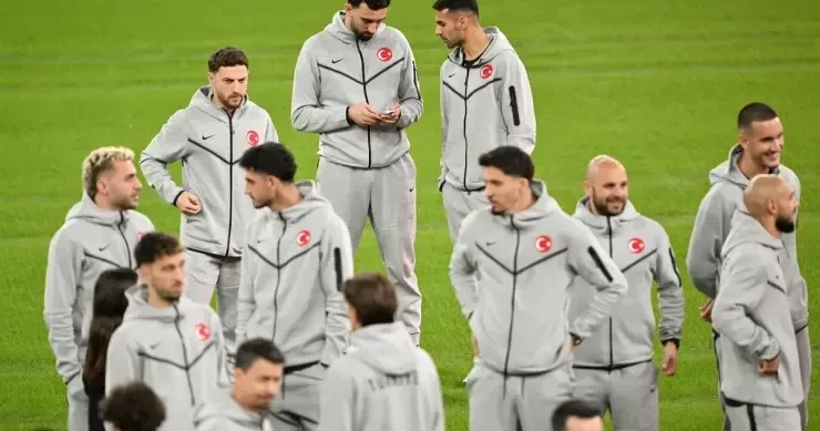 İspaniyada türkiyəli futbolçunun 200 min avroluq qol saatı oğurlandı