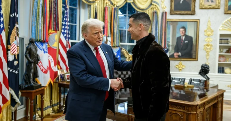 Ronaldu ilə birlikdə topa kəllə vuran Tramp: ABŞ lideri maraqlı video paylaşdı