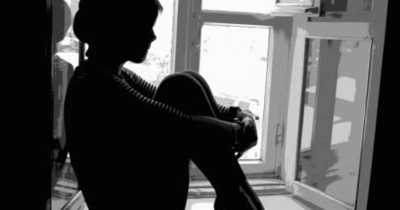 Девочка подросток, от которой отказалась родня, совершила суицид