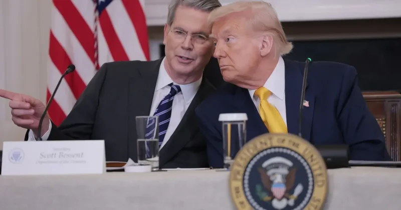 Tramp ABŞ maliyyə nazirinin istefaya göndərilə biləcəyini istisna etməyib