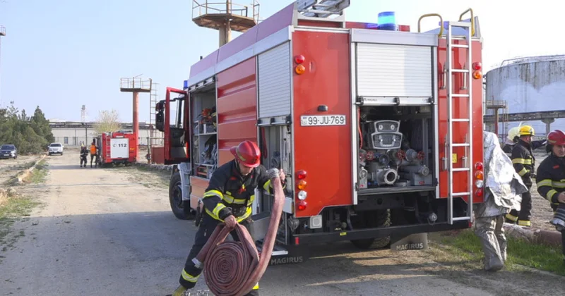 Учения азербайджанских пожарных на заводе SOCAR фото; видео