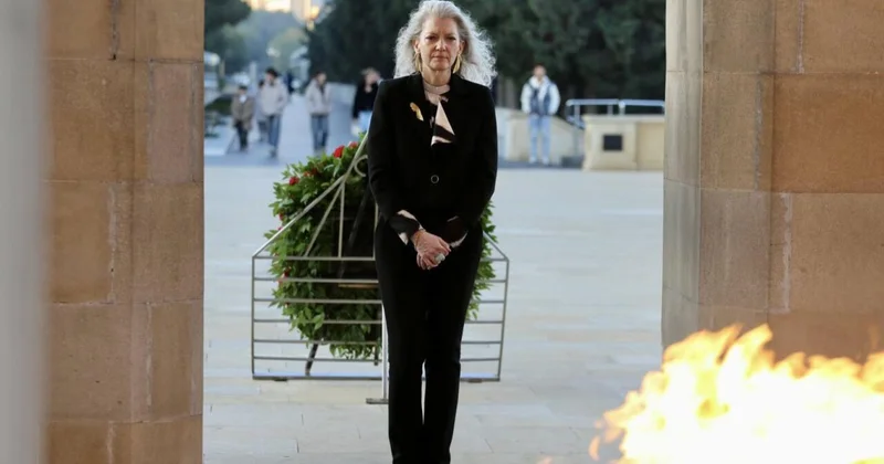 Заместитель госсекретаря США по политическим вопросам посетила в Баку Аллею шехидов