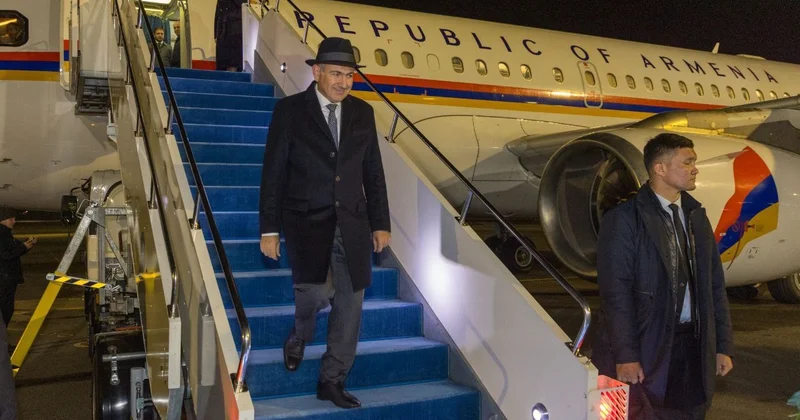 Paşinyan Astanadadır